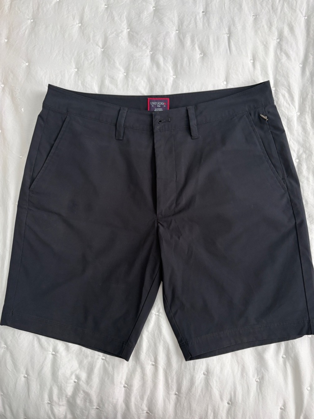 UNTUCKit Men's Black Flat-Front Performance Shorts